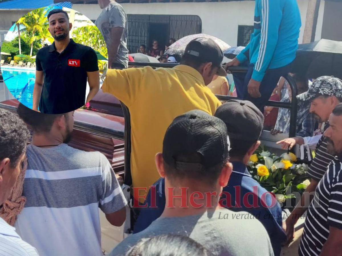Entre lágrimas y dolor entierran a periodista Edwin Andino y su padre en Cedros