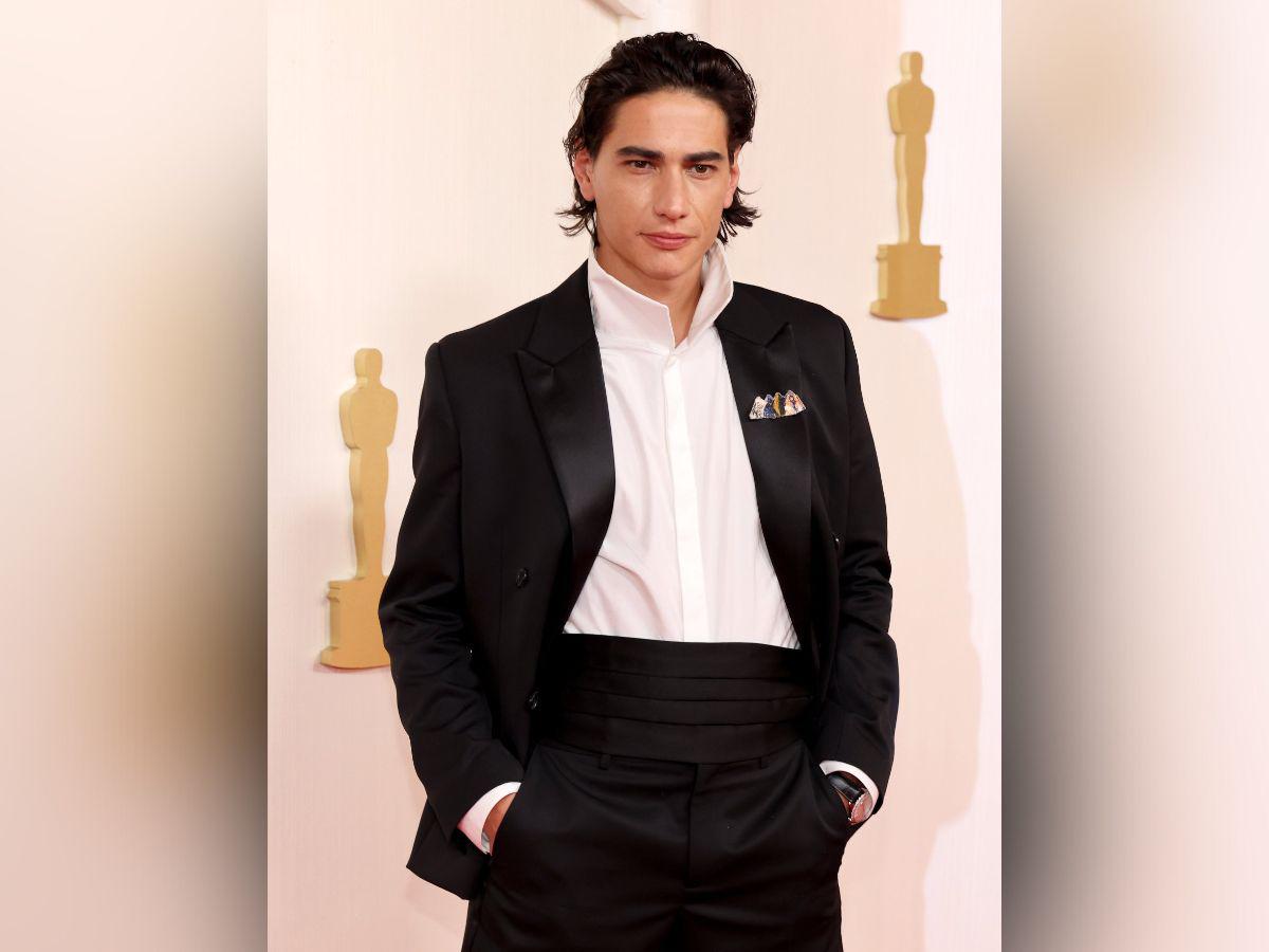 El atractivo actor uruguayo ha sido catalogado como el nuevo “símbolo sexual” de las mujeres, luego de su aparición en la película “La sociedad de la nieve”.