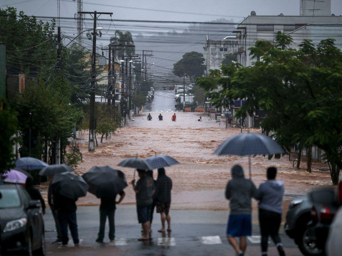 Inundaciones y deslizamientos por lluvias dejan 31 muertos en Brasil