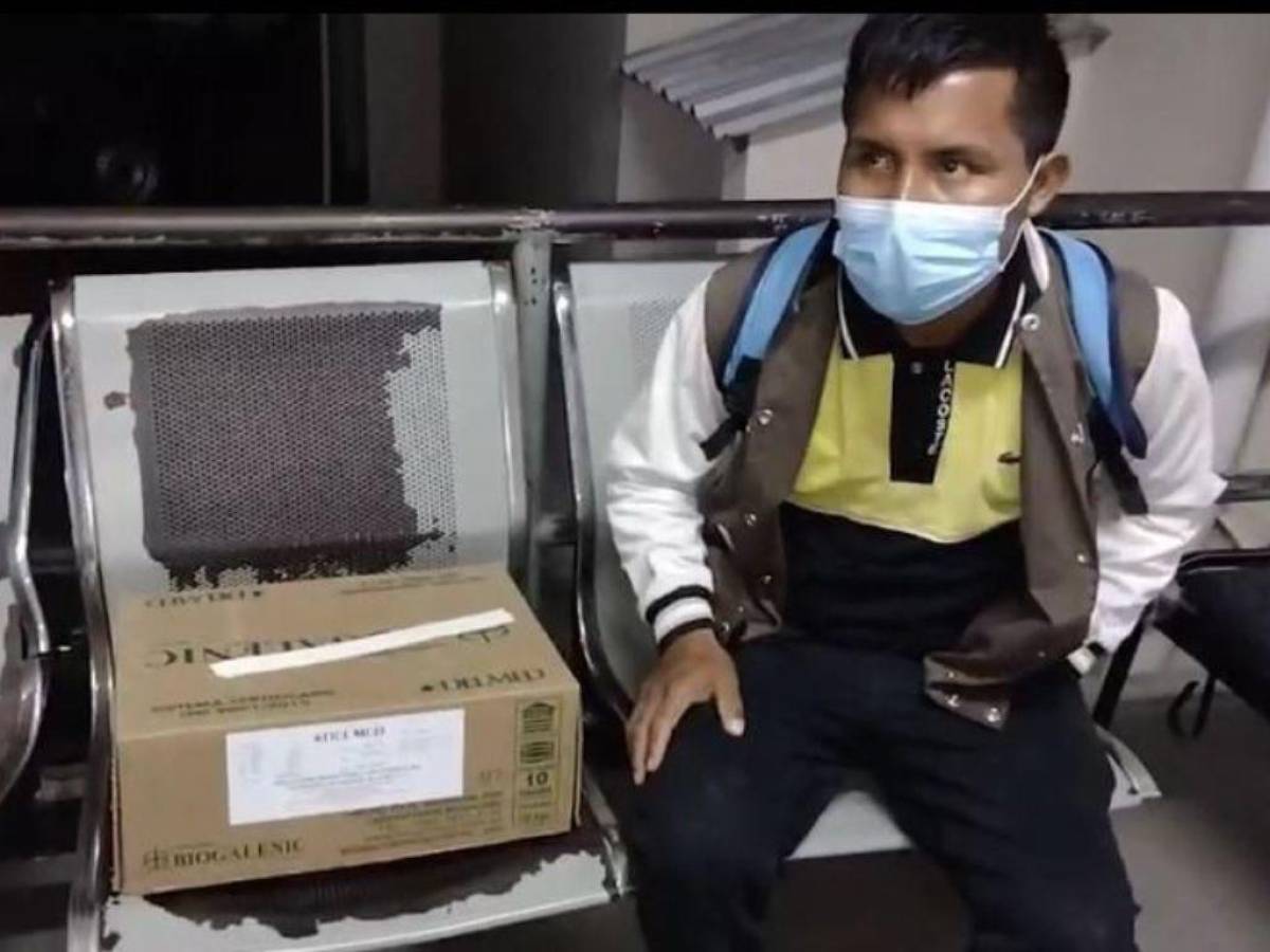 En caja de cartón entregan a recién nacida fallecida en hospital de La Paz