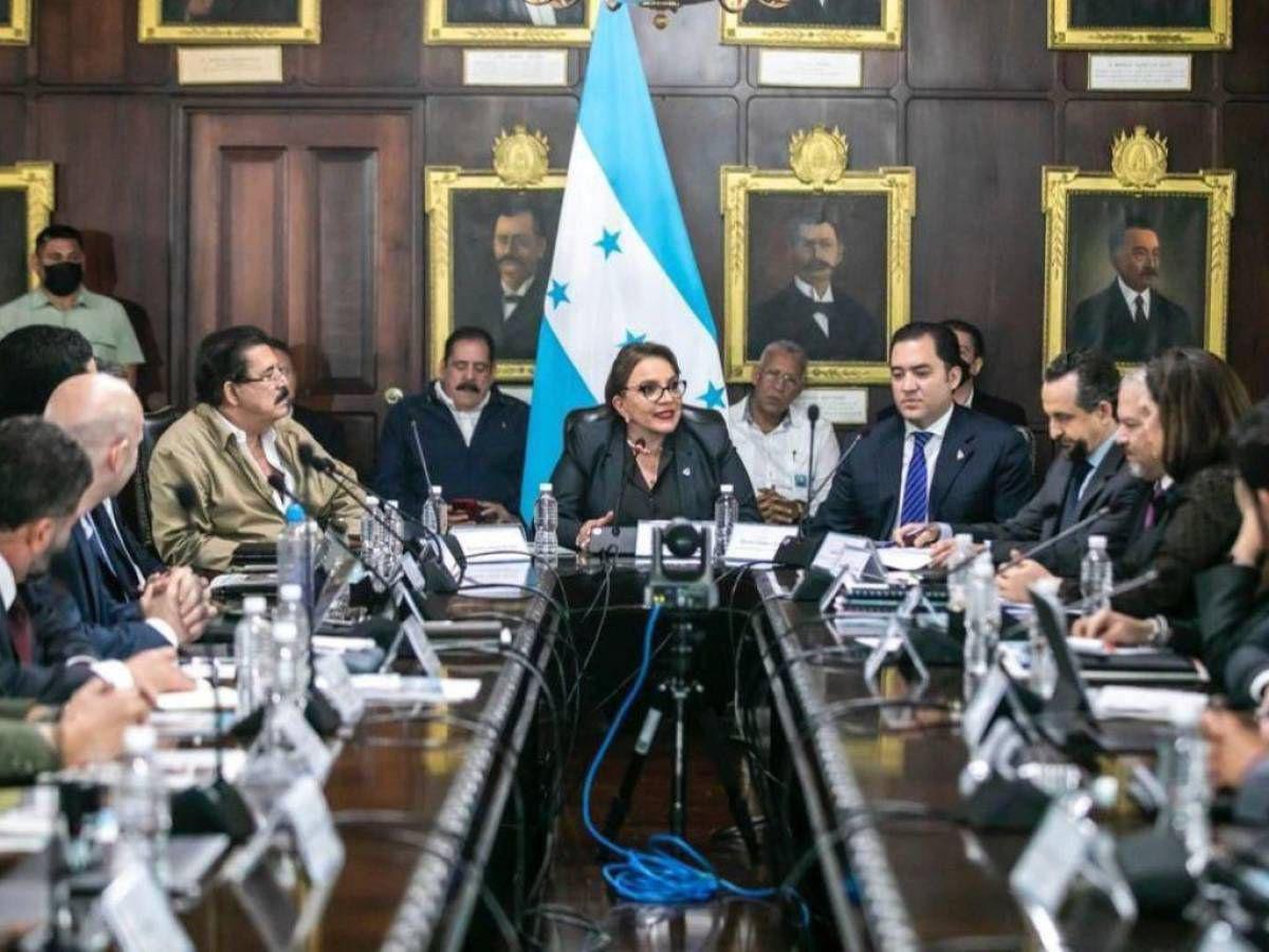 Xiomara Castro amplía plazo para que funcionarios renuncien si aspiran a candidaturas