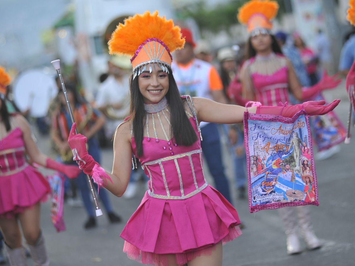 Con colorido carnaval de Tegucigalpa reviven la fiesta, desfiles y la diversión