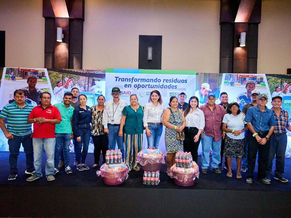 Fundación Cervecería Hondureña reconoce la labor de recicladores en el país