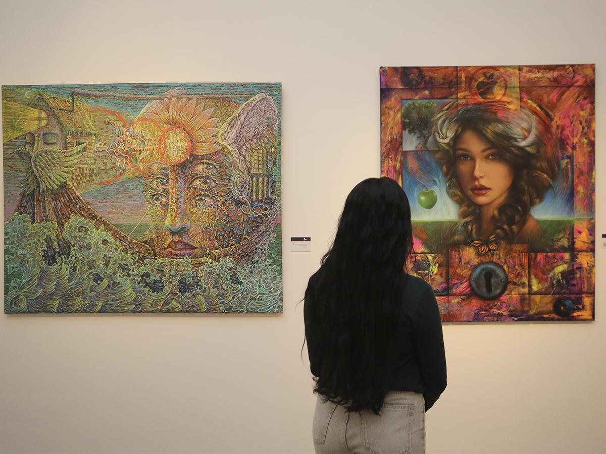 <i>Explora el mundo a través de la mirada de artistas, las obras exhibidas en “Los ochenta y cinco” reflejan la diversidad creativa y cultural. </i>