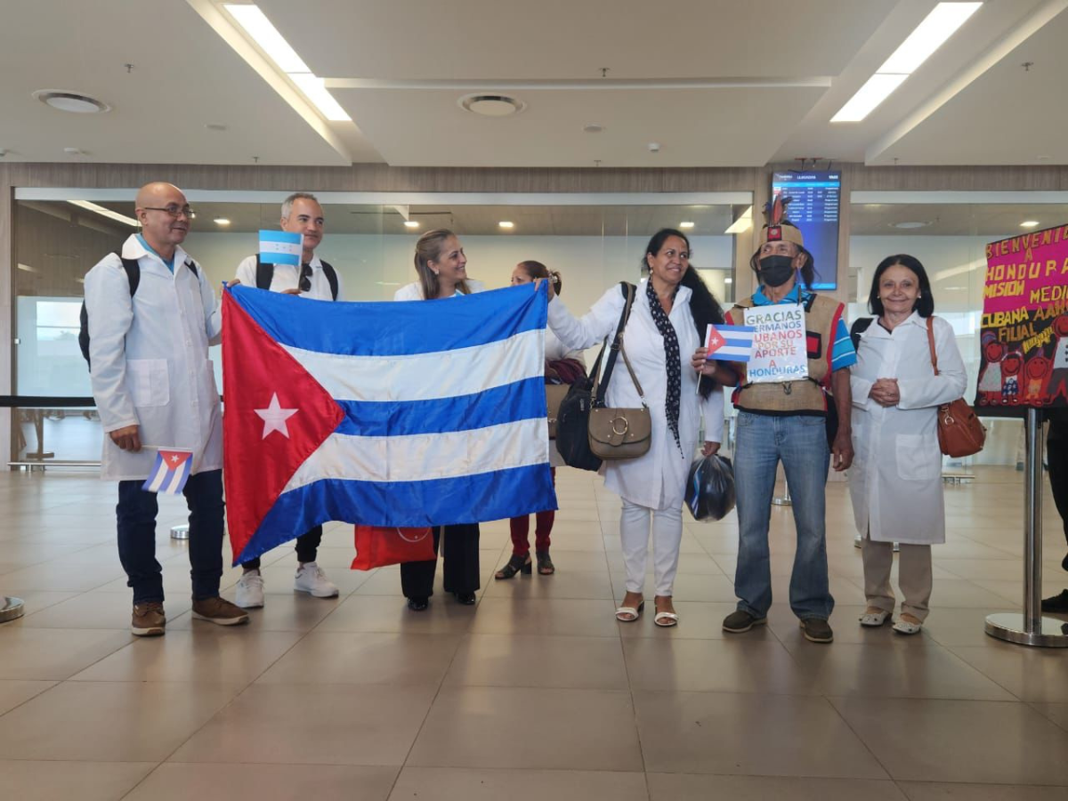 Médicos cubanos reciben inducción en Comayagua