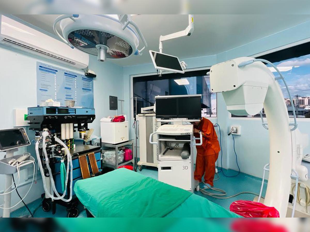 Las amplias y modernas instalaciones de los quirófanos brindan un servicio médico que cubre todos los estándares con altos niveles de atención personalizada.
