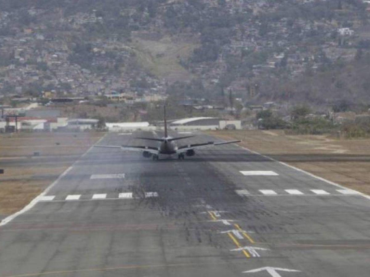 Suspenden vuelos en aeropuerto Toncontín de la capital