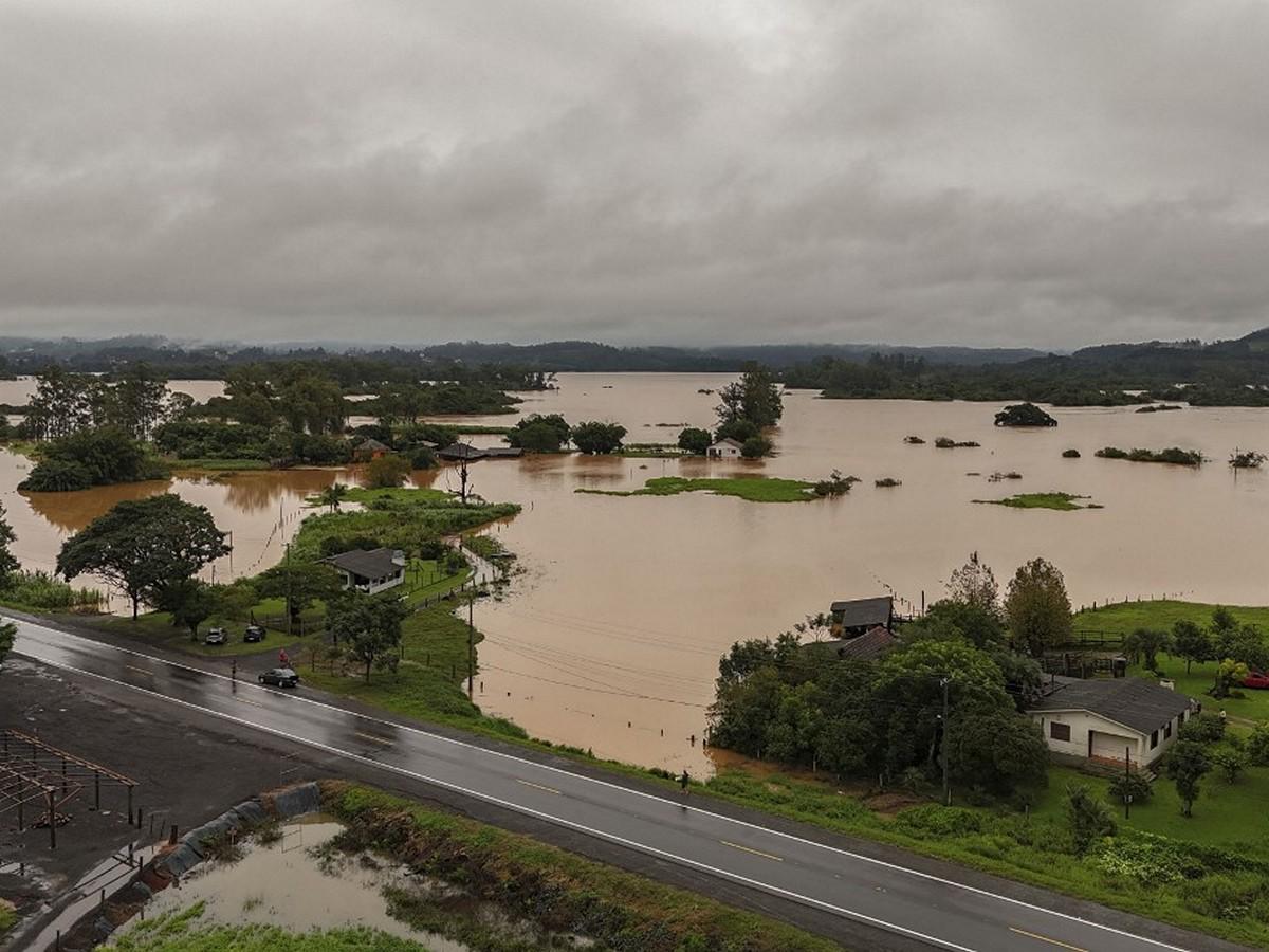 Lluvias que azotan el sur de Brasil dejan 29 muertos y 60 desaparecidos