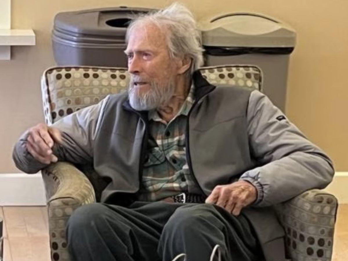 Actualmente, Clint Eastwood dirige la película Juror No. 2.