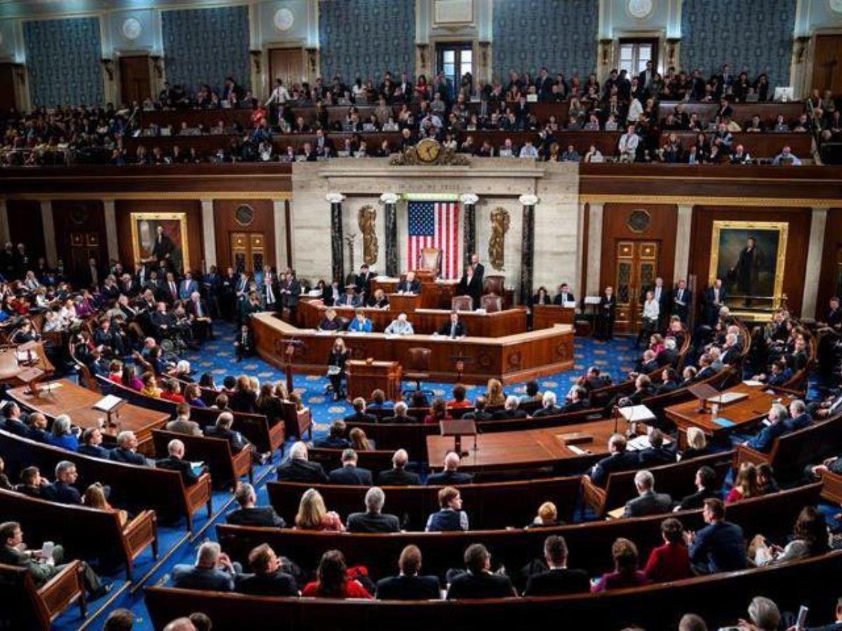 Senado de Estados Unidos alcanza acuerdo de último minuto y evita cierre parcial del gobierno