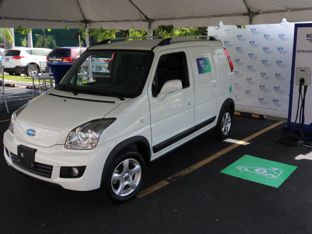 BCIE anuncia que cuenta con recursos para financiamientos de autos eléctricos