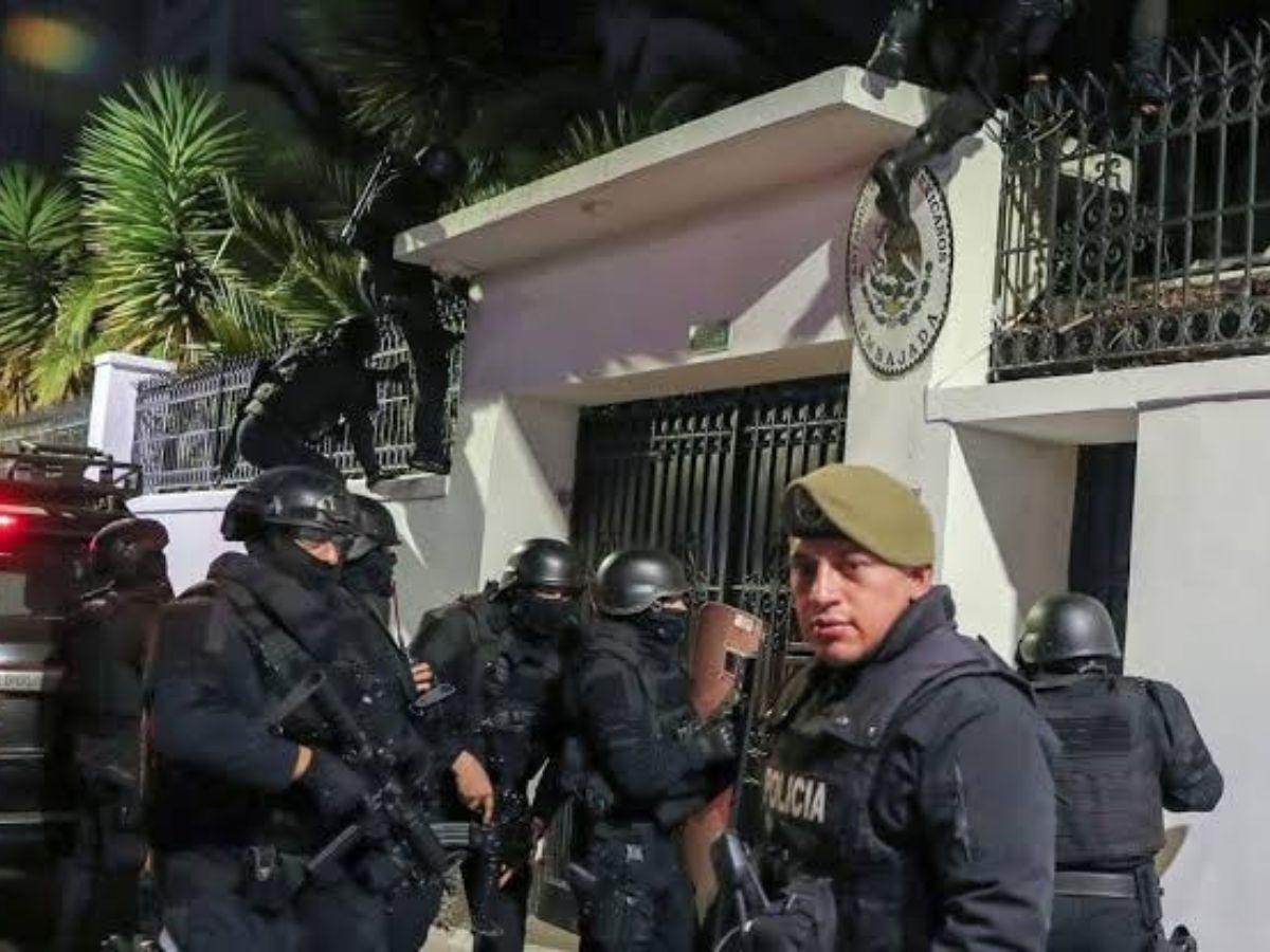 EUA condena asalto a embajada de México en Ecuador tras reclamo de AMLO