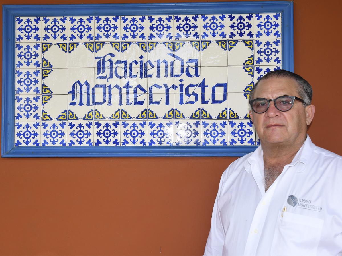 <i>Emilio Medina, propietario de Haciendo Montecristo.</i>