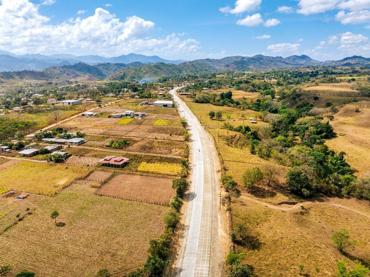 Carretera de Corredor Agrícola, entre Danlí y Olancho. Proyecto liderado por la Secretaría de Infraestructura y Transporte (SIT).