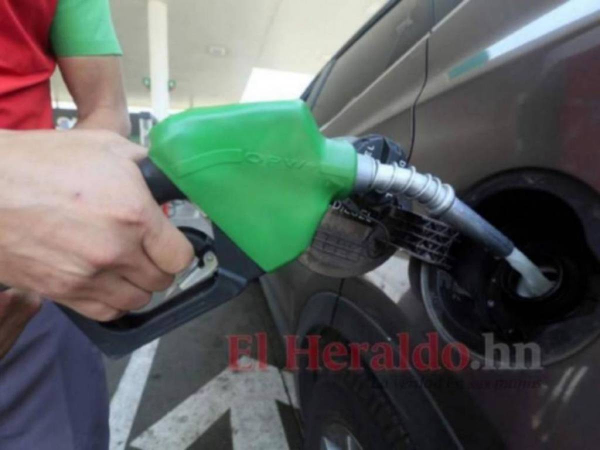 Nuevo aumento sufrirán los precios de los combustibles este lunes; el diésel recibirá subsidio