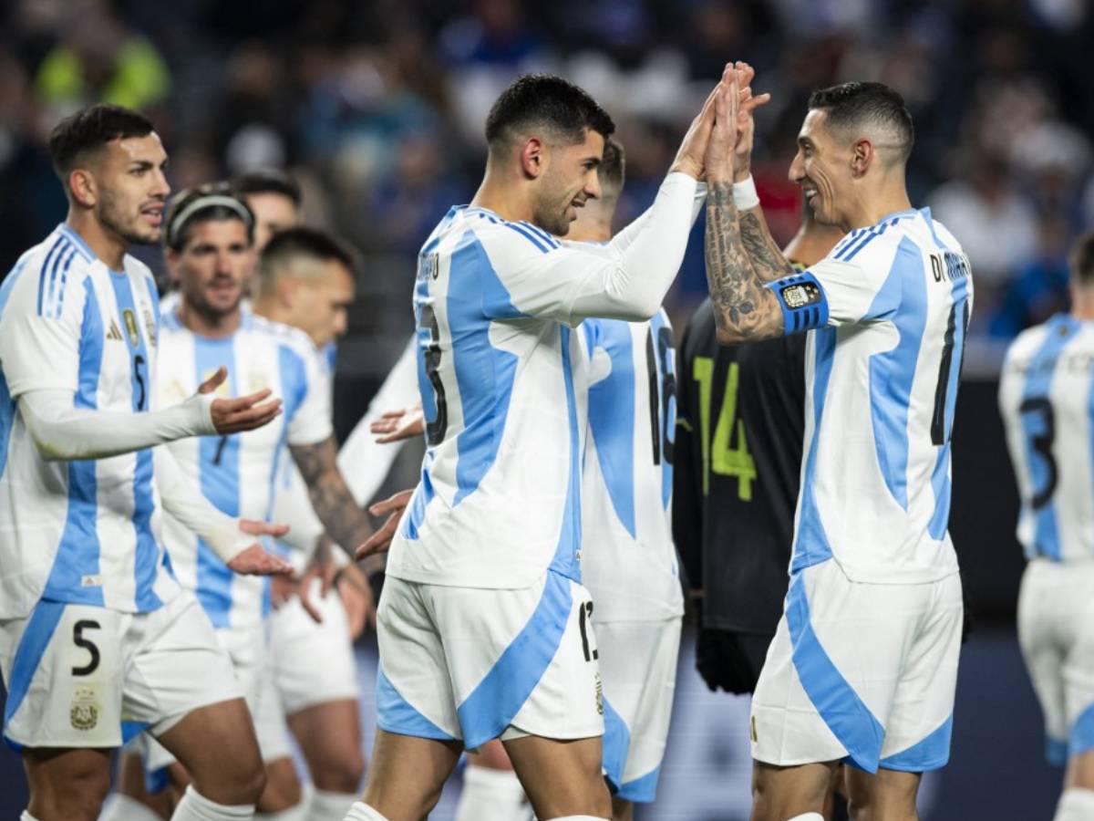 Argentina golea a El Salvador en su primer amistoso del año