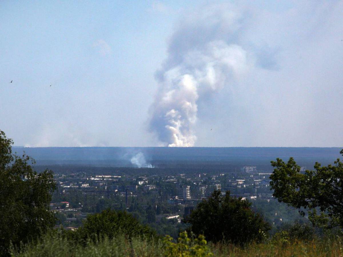 Ciudad clave del este de Ucrania bombardeada “masivamente” por Rusia