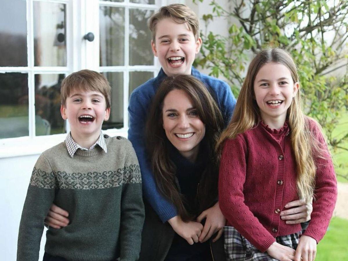 Kate Middleton se disculpa por la polémica foto familiar