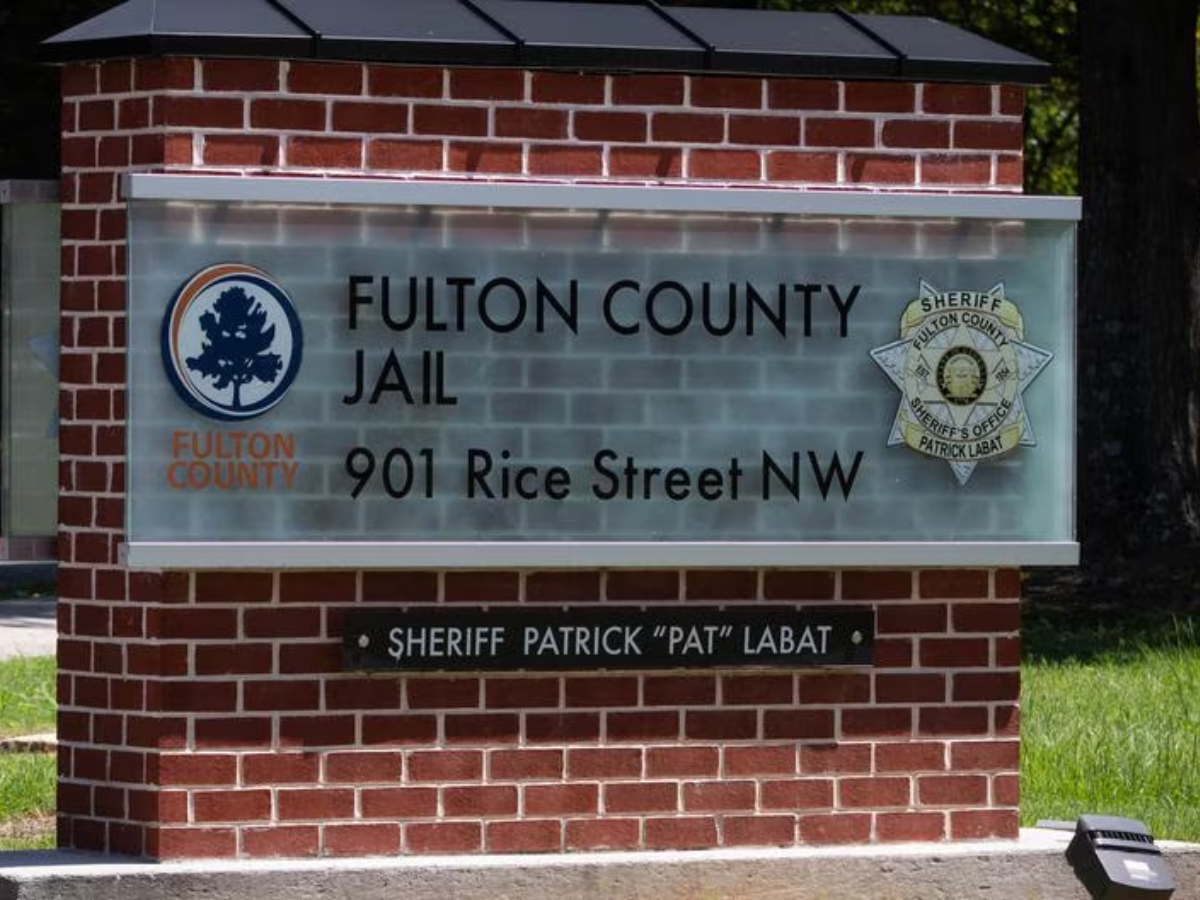 La cárcel del condado de Fulton en Atlanta, Georgia, donde se espera que el expresidente de Estados Unidos, Donald Trump, sea fichado.