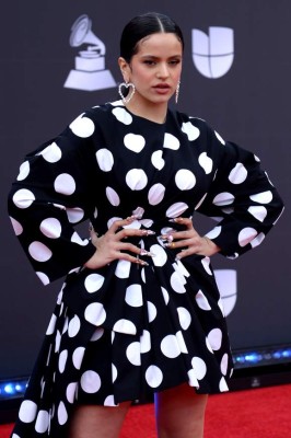 FOTOS: Los vestidos que usó Rosalía, la reina de los Latin Grammy