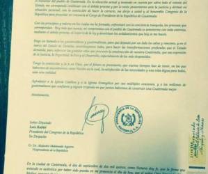 La carta de renuncia del presidente Otto Pérez Molina.