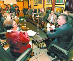 El presidente Rolando Argueta informó que los verificadores también revisarán las destituciones realizadas por los exmiembros del Consejo de la Judicatura.