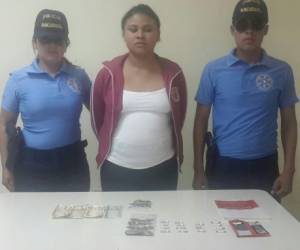 La joven, supuesta distribuidora de droga en los mercados de Comayagüela, fue detenida con varios paquetes del producto ilícito.