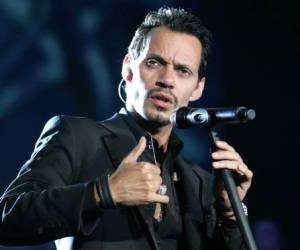 Un latino más se une a la iniciativa de Ricky Martin, #BastaYa, en contra de Donald Trump.