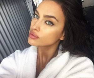 Irina Shayk enloqueció a sus fanáticos en Instagram.