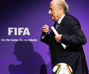Joseph Blatter renuncia a la presidencia de la FIFA