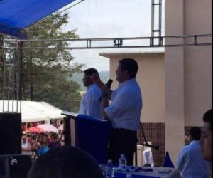 El presidente de Honduras Juan Orlando Hernández inauguró un mercado en Intibucá.