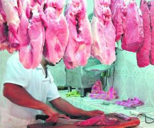 No todas las carnes que se venden son procesadas con anabólicos, pero hay quienes les aplican estas drogas a sus animales.