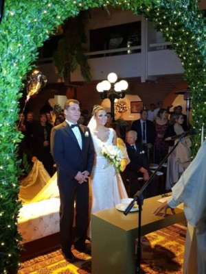 Las fotos más románticas de la boda del diputado Elvin Santos con Marcela Montaño