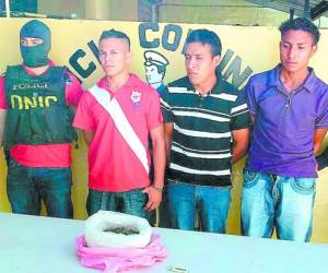 Los jóvenes José Manuel Hernández (30), Ismael Alcides Canales (23) y Yeibin Briceño Sánchez (24)