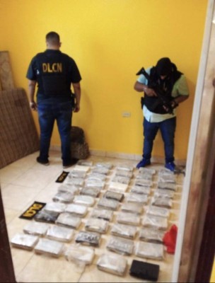 Así fue la captura de seis agentes de la DPI con droga y dinero en Tocoa (FOTOS)