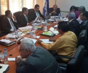 Miembros de la Junta Nominadora se reunieron este martes con representantes de la CIJ y el Conadeh.