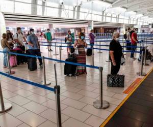 El sector aeronáutico se ha visto afectado por el hundimiento del tráfico aéreo y por las dificultades financieras de las compañías aéreas. Foto: AFP