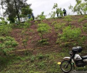 Las cuatro personas fueron encontradas a la orilla del anillo periférico, un sector muy transitado de la capital hondureña. Foto: Cortesía