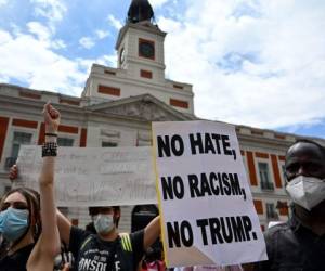 'No hay paz sin justicia' o 'Los racistas son los terroristas', coreaban los manifestantes. Foto: AFP