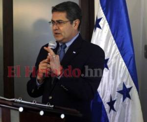 El presidente Juan Orlando Hernández ha encomendado a Dios la situación de Honduras en las cadenas nacionales en las que comparece. Foto: Archivo/ EL HERALDO