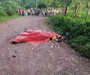 El doble crimen tuvo lugar en una solitaria calle de la aldea Camalote, en esa zona del occidente del país. Foto: Cortesía