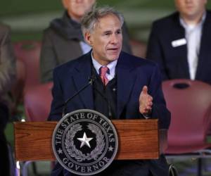 “Las acusaciones de discriminación fueron rechazadas. La ley está vigente”, tuiteó el gobernador republicano Greg Abbott tras conocerse el fallo.