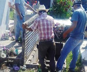 La exhumación se realizó en el cementerio general de San Fernando, Ocotepeque, como producto de la Operación Justiciero.