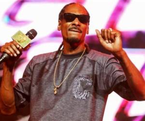 Snoop Dogg partió en un vuelo privado hacia Londres. (Foto: AP)