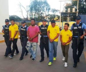 Los cuatro sujetos fueron detenidos cuando realizaban la venta de boletos en el centro de la capital. (Foto: El Heraldo Honduras/ Noticias Honduras hoy)