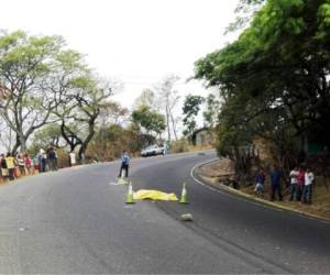 El cuerpo de la infortunada mujer quedó enmedio de la carretera que conduce al sur de Honduras.