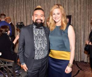 José con Laura Linney en el 2017 en la sala de prensa de la premiación del Drama Desk.