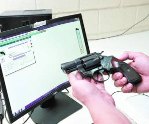 Los requisitos para obtener un permiso para portar armas se ampliaron en relación con la ley que se encuentra vigente. (Foto: El Heraldo)
