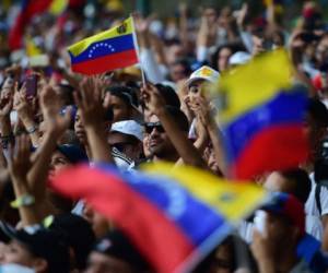 Los venezolanos se reunieron el sábado por 'marchas silenciosas' contra el presidente Nicolás Maduro. Foto: AFP ...