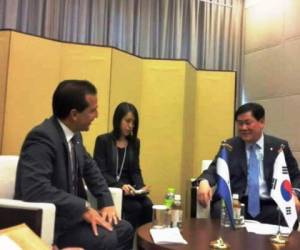 El secretario de Finanzas, Wilfredo Cerrato, se reunió con el primer Ministro de Corea, Choi Kyung Hwan.